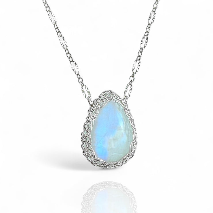 Sierra Medium Moonstone Necklace in Silver