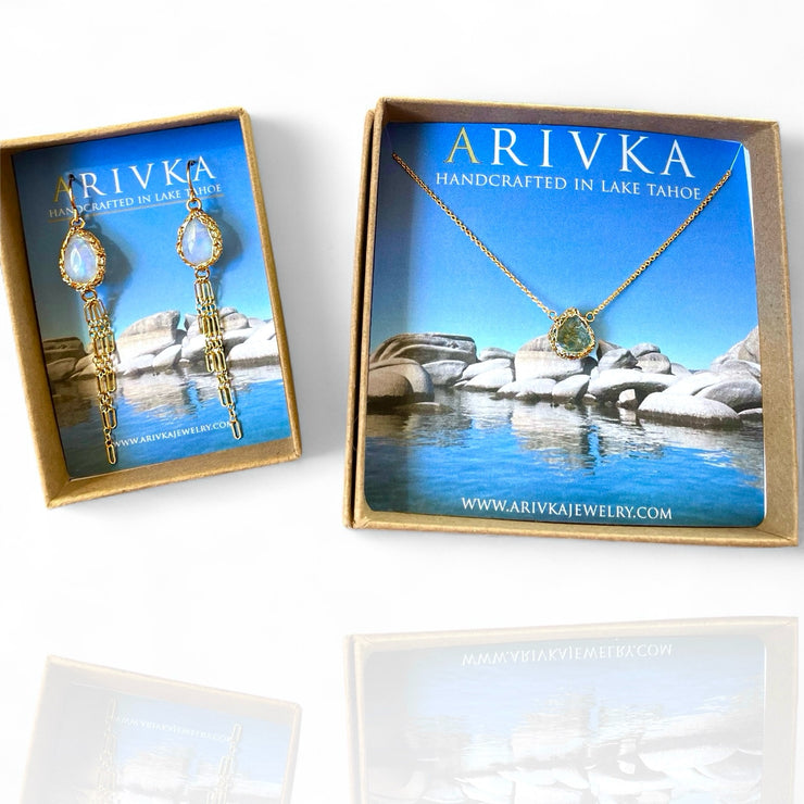 Medium Oval Dendritic Agate Tree Necklace In Gold