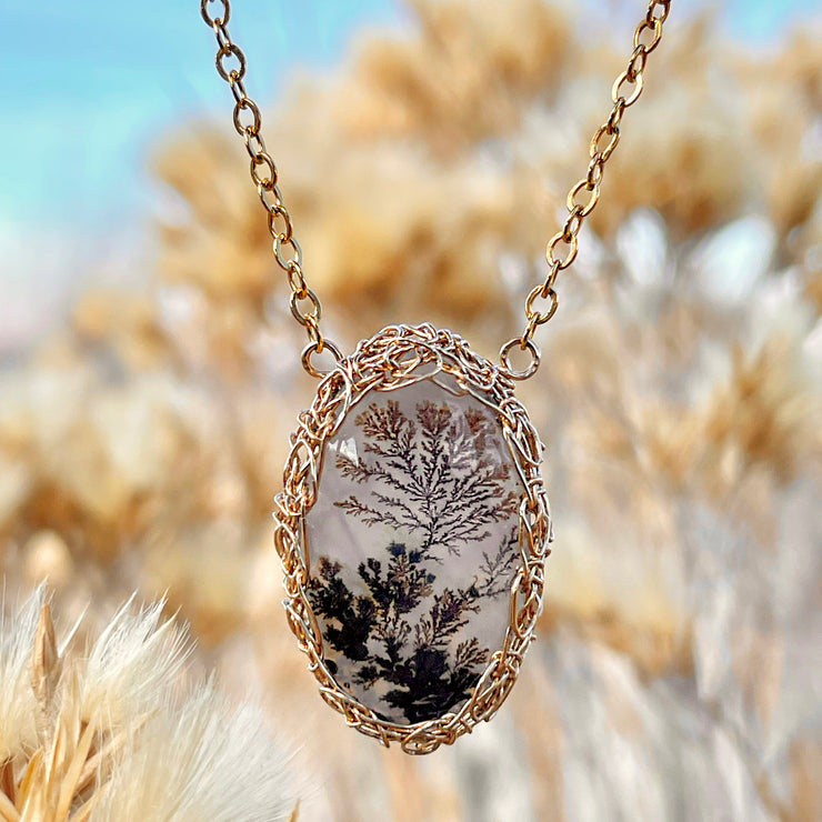 Medium Oval Dendritic Agate Tree Necklace In Gold