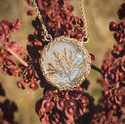 Small Round Dendritic Agate Tree Necklace In Gold