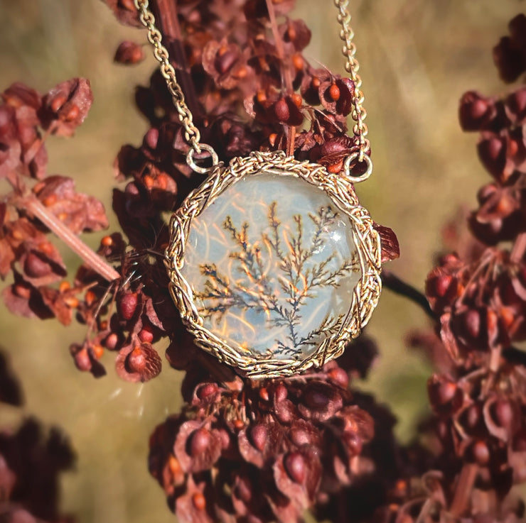 Small Round Dendritic Agate Tree Necklace In Gold