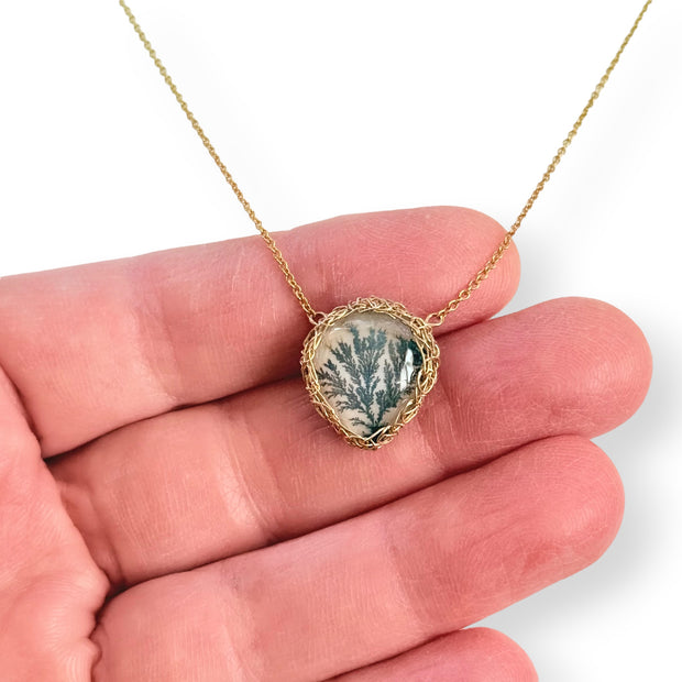 Small Dendritic Agate Fern Necklace In Gold